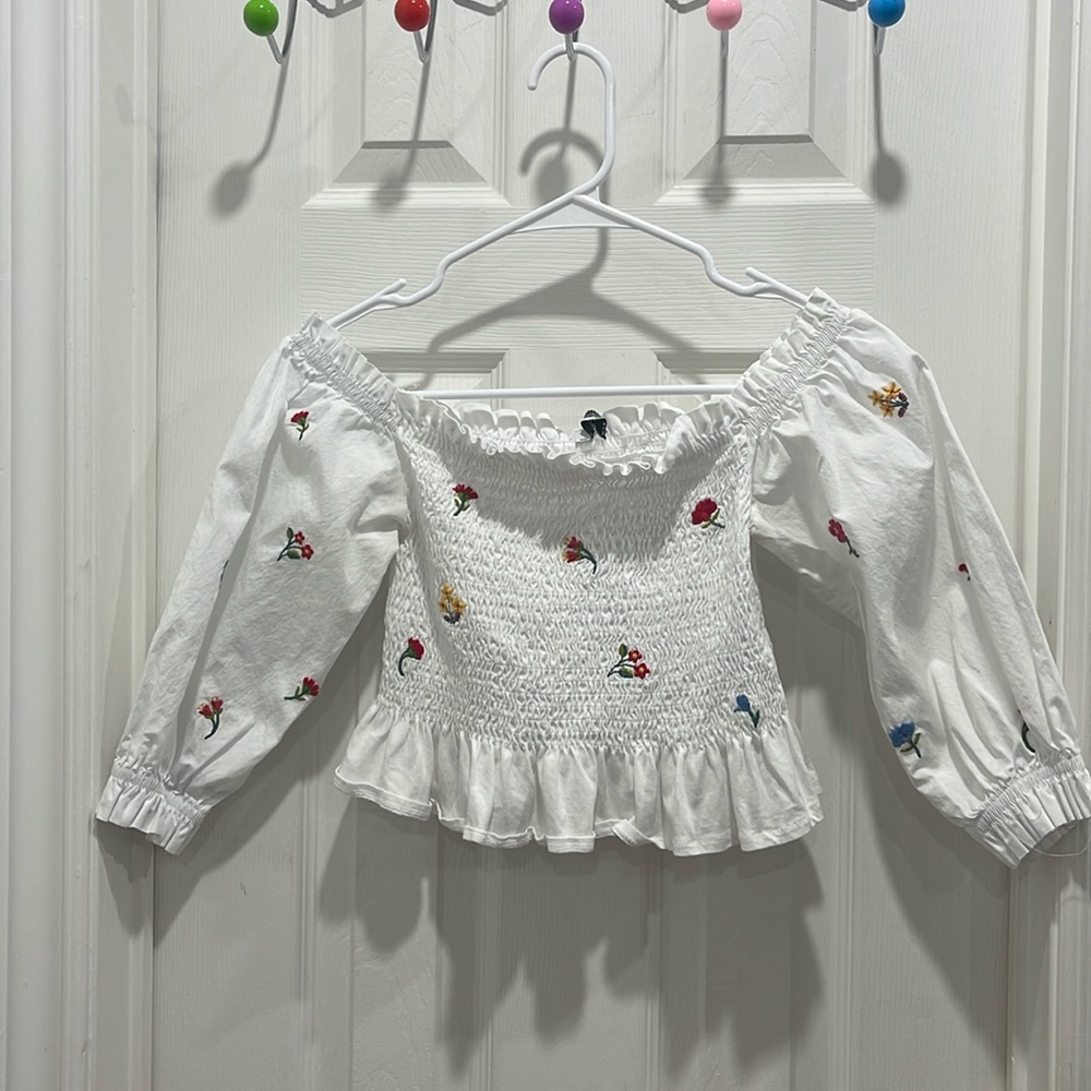 Zara white top w/ flowers